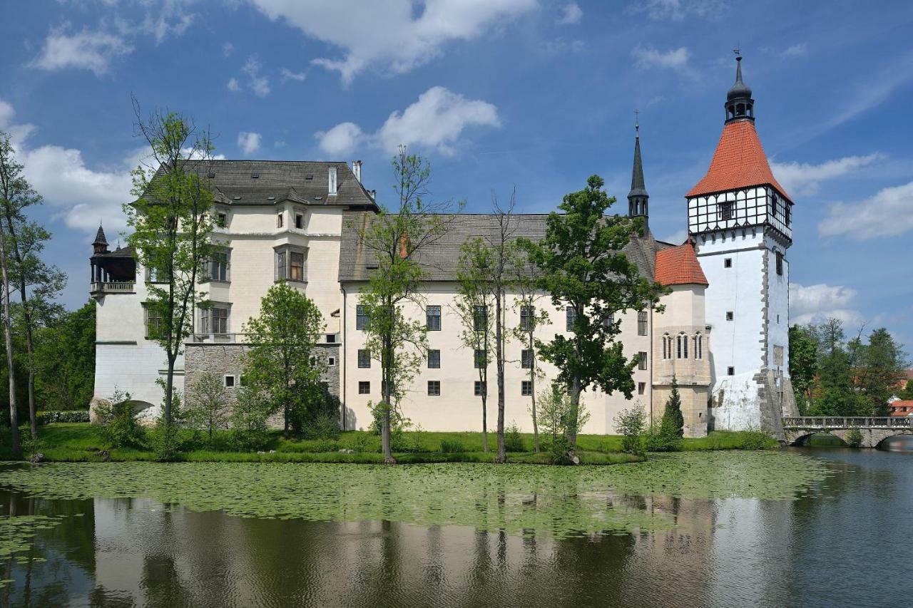 Вилла Castle Area Блатна Экстерьер фото